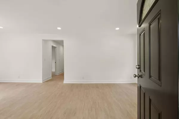 7932 Maple St, Lyles, TN 37098