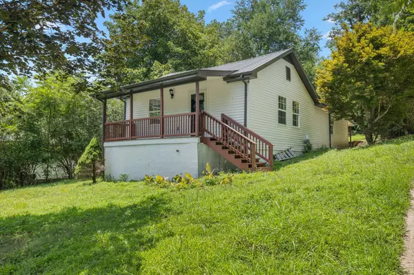 7932 Maple St, Lyles, TN 37098