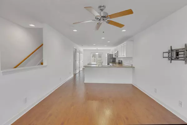 608 Bradburn Village Cir, Antioch, TN 37013