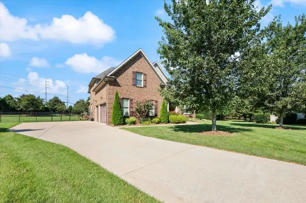 1017 Rosebud Ct, Murfreesboro, TN 37129