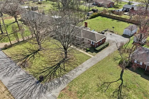 2525 Meadowood Dr, Nashville, TN 37214