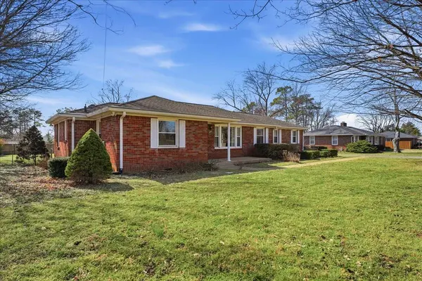 2525 Meadowood Dr, Nashville, TN 37214