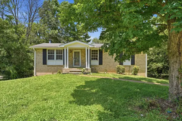 413 Clearwater Dr, Nashville, TN 37217