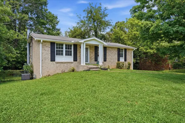 413 Clearwater Dr, Nashville, TN 37217