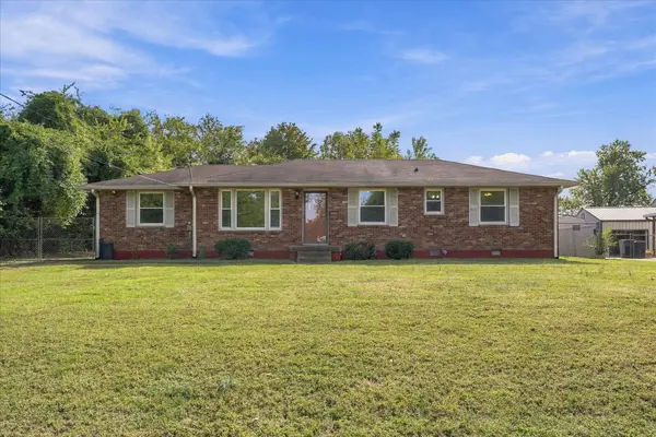 122 Maureen Dr
