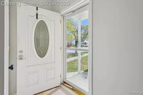 3204 JOHN R Street, Trenton, MI 48183