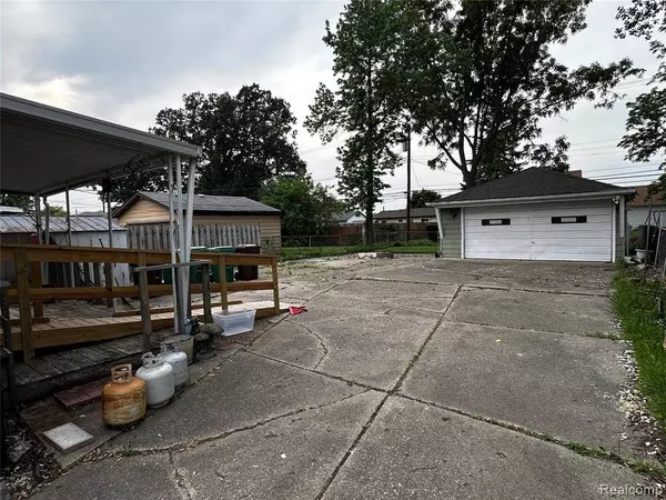 29020 Balmoral Street S, Garden City, MI 48135