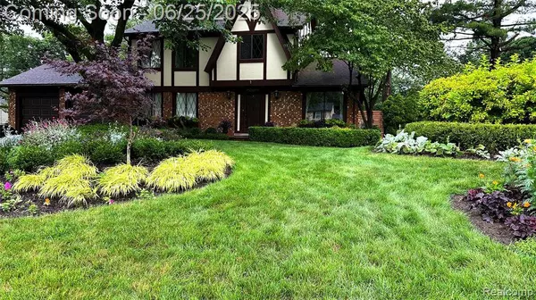 28555 Balmoral Way, Farmington Hills, MI 48334