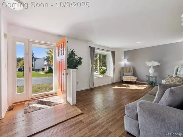 39260 S Phlox Lane, Westland, MI 48186