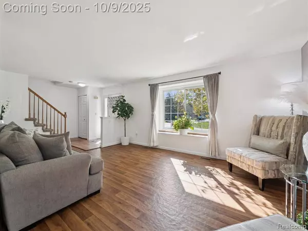 39260 S Phlox Lane, Westland, MI 48186