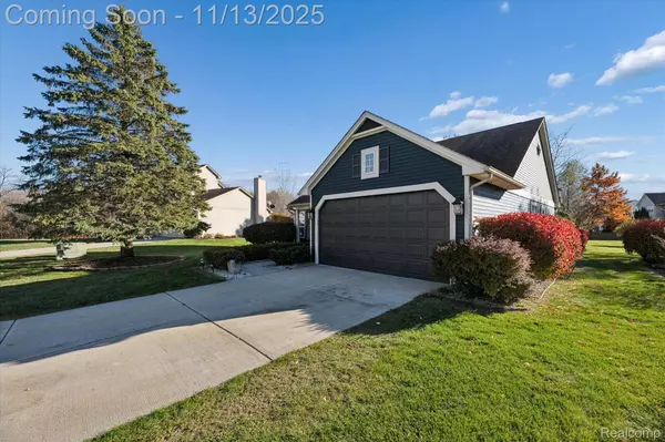 854 Westbrooke DR, South Lyon, MI 48178