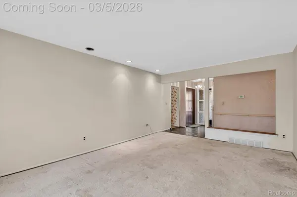 37150 Bennett ST, Livonia, MI 48152