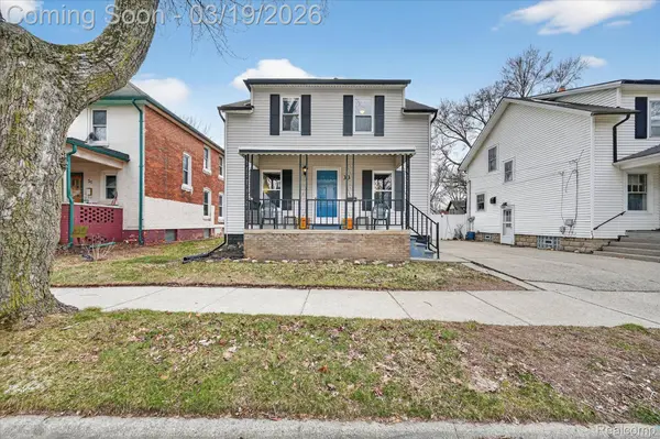 33 Ferrin PL, Mt. Clemens, MI 48043