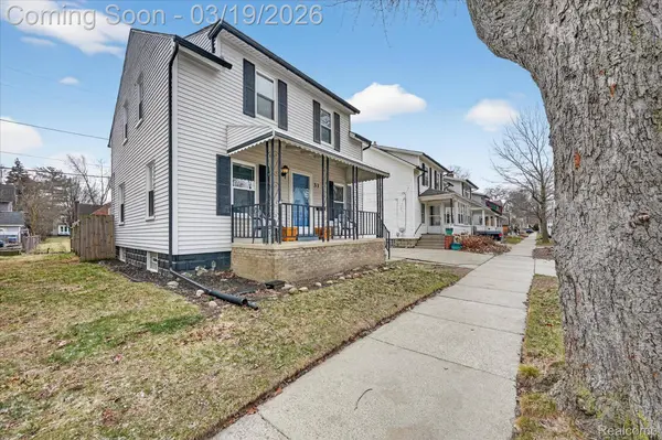 33 Ferrin PL, Mt. Clemens, MI 48043