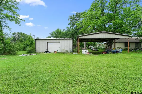 485 N Maple St, Van, TX 75790