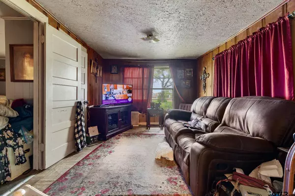 485 N Maple St, Van, TX 75790