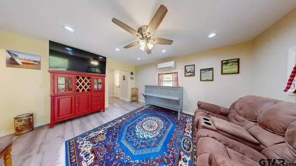 150 David St, Jefferson, TX 75657