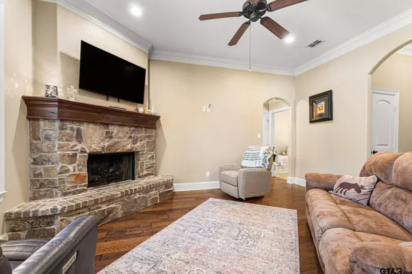 11226 Water Oak, Flint, TX 75762