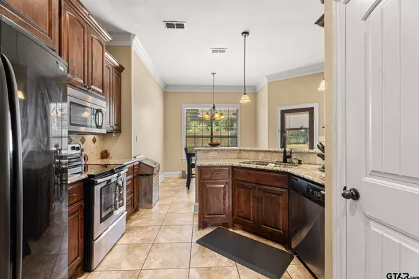 11226 Water Oak, Flint, TX 75762