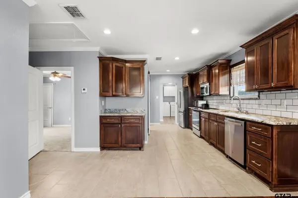 605 Dallas St., Winona, TX 75792