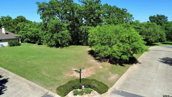 605 Ridgecreek Dr., Tyler, TX 75703