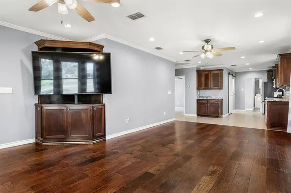 605 Dallas Street, Winona, TX 75792