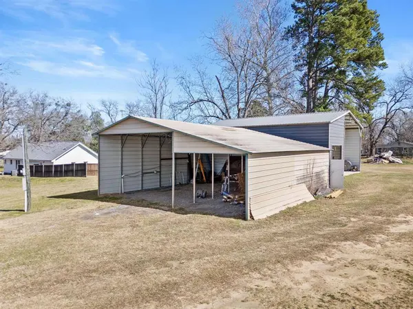 605 Dallas Street, Winona, TX 75792