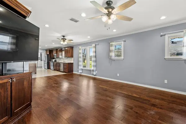 605 Dallas Street, Winona, TX 75792