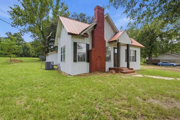506 E Longview Street, Arp, TX 75750