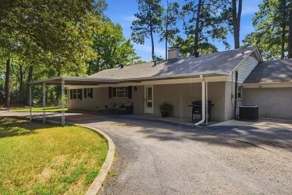 1316 Pine Hill Drive, Jefferson, TX 75657