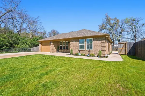 213 Freeman Street, Lindale, TX 75771
