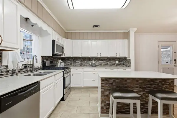 1316 Pine Hill Drive, Jefferson, TX 75657