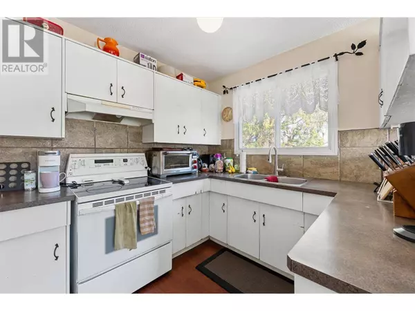 600/602 Rutland Road S, Kelowna, BC V1X3A3
