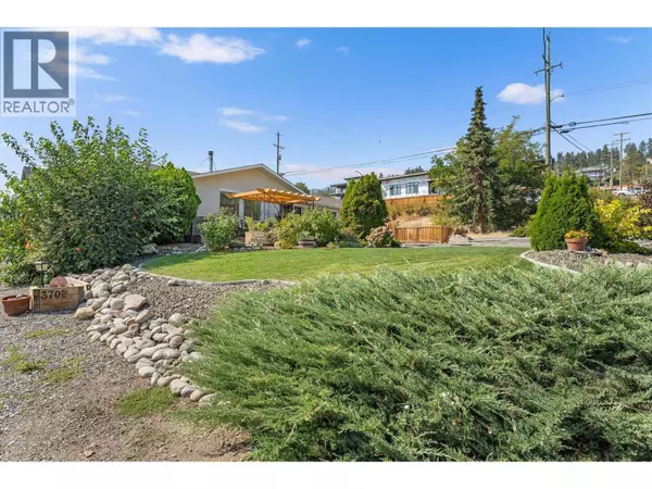 3702 Beach Avenue, Peachland, BC V0H1X0