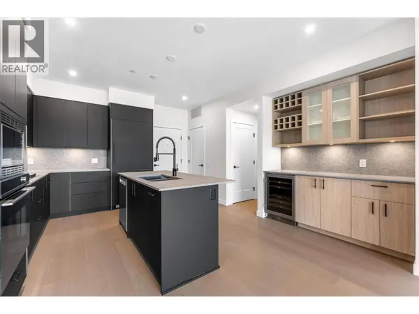 9654 Benchland RD #407, Lake Country, BC V4V0A5