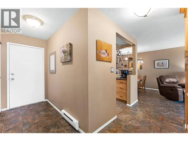 284 Yortkon AVE #205, Penticton, BC V2A3V5