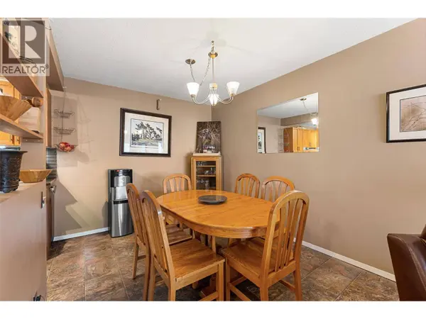 284 Yortkon AVE #205, Penticton, BC V2A3V5
