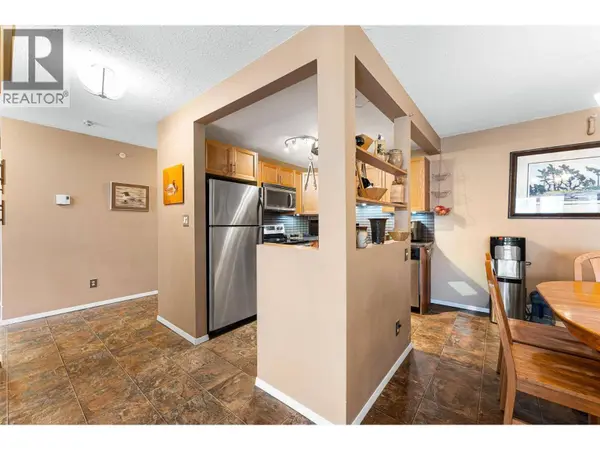 284 Yortkon AVE #205, Penticton, BC V2A3V5