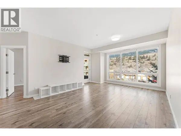 3550 Woodsdale RD #303, Lake Country, BC V4V1Y9