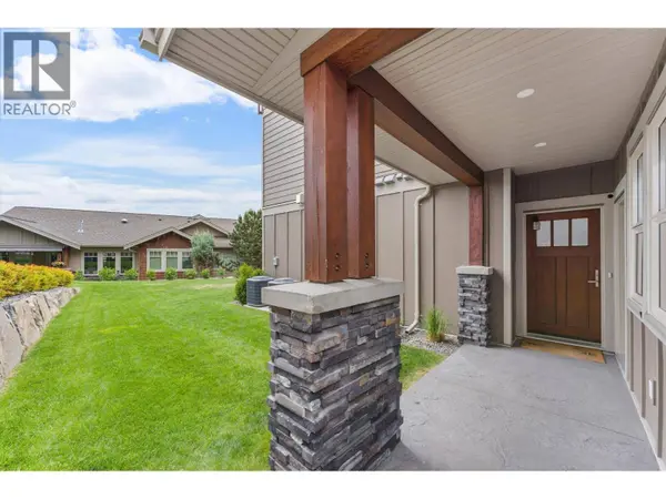 4000 REDSTONE CRES #220, Peachland, BC V0H1X5