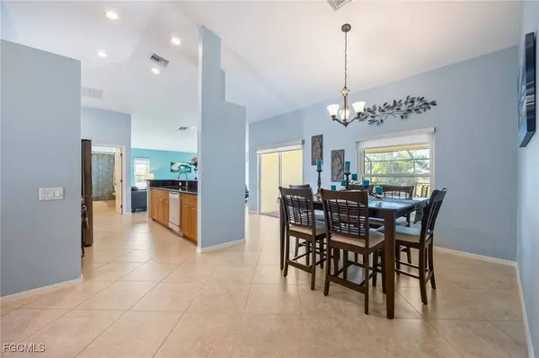 1300 NW 8th PL, Cape Coral, FL 33993
