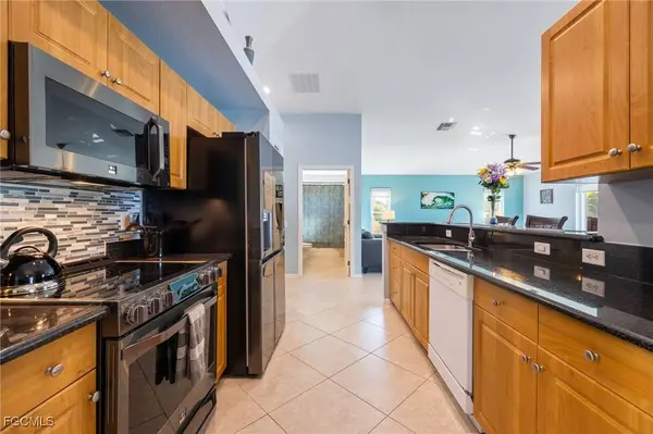 1300 NW 8th PL, Cape Coral, FL 33993