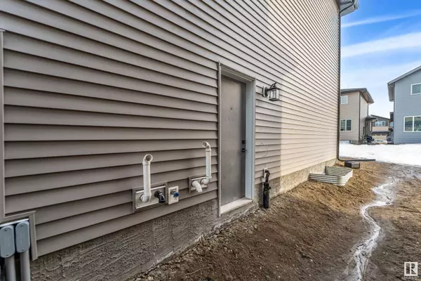 3905 41 AV, Beaumont, AB T4X 3B5