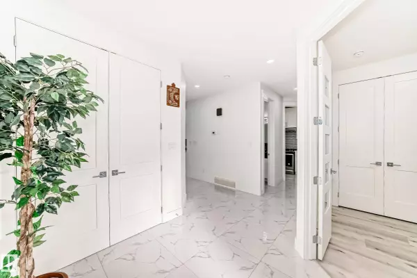 5518 30 AV, Beaumont, AB T4X 2B4