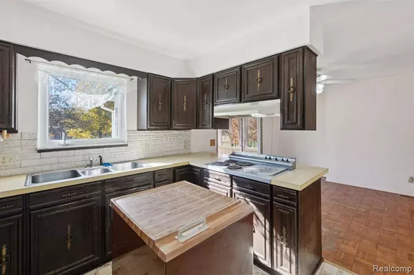 15016 East Road, Maple Grove Twp, MI 48457