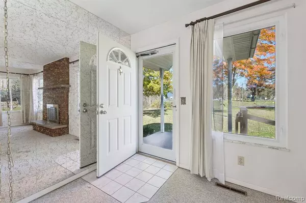 15016 East Road, Maple Grove Twp, MI 48457