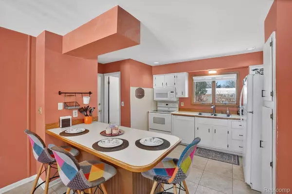 11303 Old Bridge RD, Grand Blanc, MI 48439