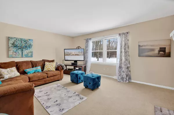 11303 Old Bridge RD, Grand Blanc, MI 48439