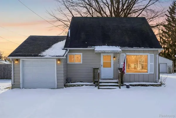 1926 Kilbourn AVE, Owosso, MI 48867