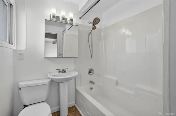 1926 Kilbourn AVE, Owosso, MI 48867